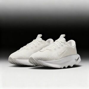 Nike Motiva Summit White Metallic Silver Women’s Size 7 NEW IN BOX Walking Shoes